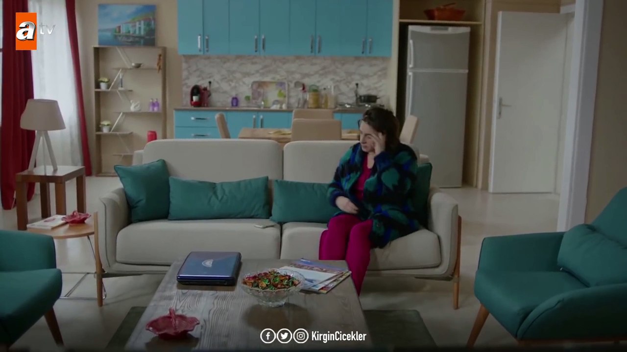 Kızların cinayet görüntülerini gören Zehra! - Kırgın Çiçekler 112.Bölüm