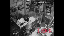 Video eksklluzive/Me maska në kokë dhe leva në duar, shikoni si grabitet dyqani në Kamëz