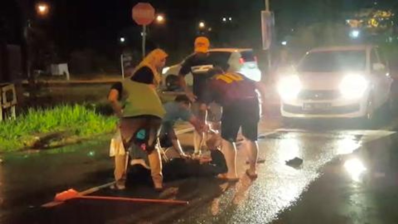 Netizens hail supercop
