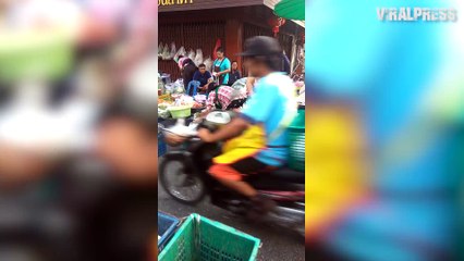 Grannies Fighting Over Fruit Stalls