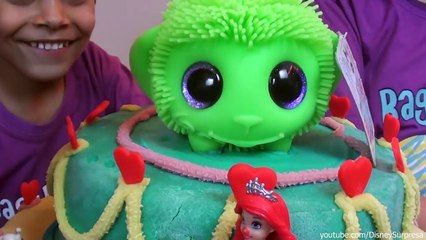 Video herunterladen: Bolo PLAY DOH com SURPRESAS! Aniversario com minha Boneca Baby Alive Bia Bagunça DisneySurpresa