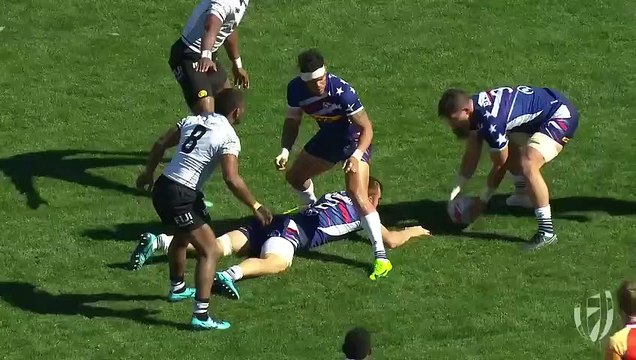 L'essai du rugbyman Perry Baker après une course de 100 mètres