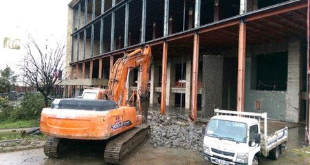 AKM'ye Beton Kırma Makineleri Girdi, Yıkım Çalışmaları Devam Ediyor