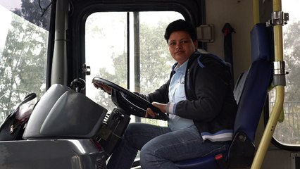Journée internationale des femmes: portrait conductrice de bus