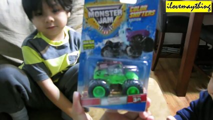 Hot Wheels Monster Jam Trucks! Grave Digger Color Shifter
