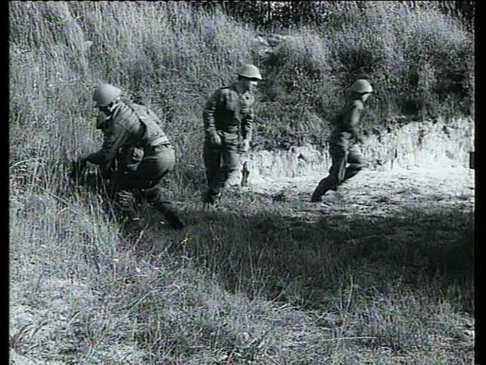Überführung der Startrampe SM-90 in die Gefechtslage [1, 2]