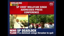 Akhilesh Supporters Protest In Front Of Mulayam Singh