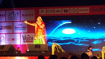 रेलिया बैरन पिया को लिए जाए रे मालिनी अवस्थी