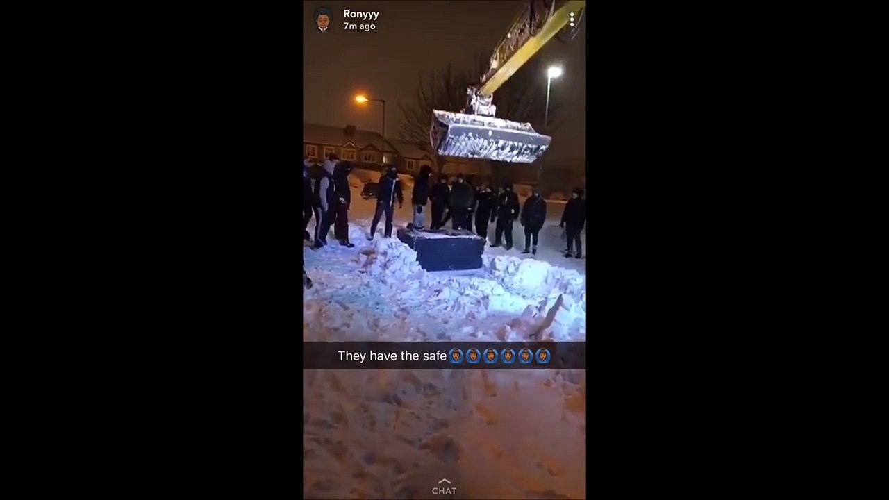 FULL VERSION Irish Lidl Supermarket Looted and Destroyed by Vandals