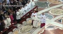 Pope Francis confesses in the penitential ceremony in San Pedro