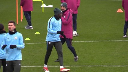 Man City - De retour à l'entraînement, Benjamin Mendy s'offre une belle chute !