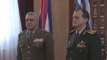 Uruguay podría formar militares y adquirir equipamiento del Ejército español