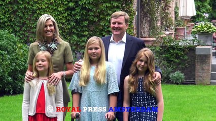 Máxima met hersenschudding & Prinses Amalia op krukken bij fotosessie 2016.