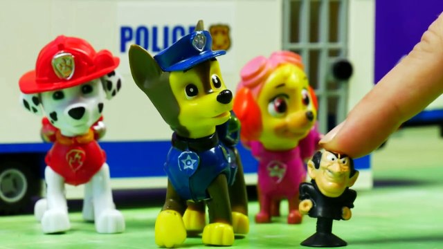 Poszukiwanie Gradobitki - Smerfy Stikeez Lidl & Psi Patrol - Bajki dla dzieci