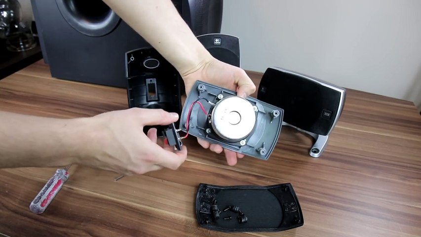 Look inside Logitech Z-5500 5.1 Speakers + trying to sub grill - video Dailymotion