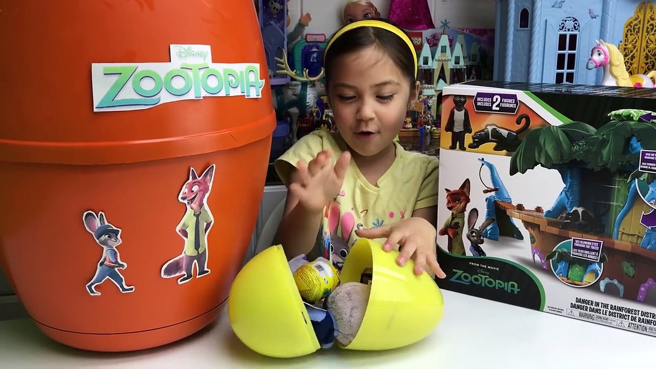 Giant ZooTopia Surprise Egg Toys Opening | Judy...