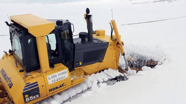 Karla mücadele ekiplerinin zorlu kış mesaisi - AĞRI