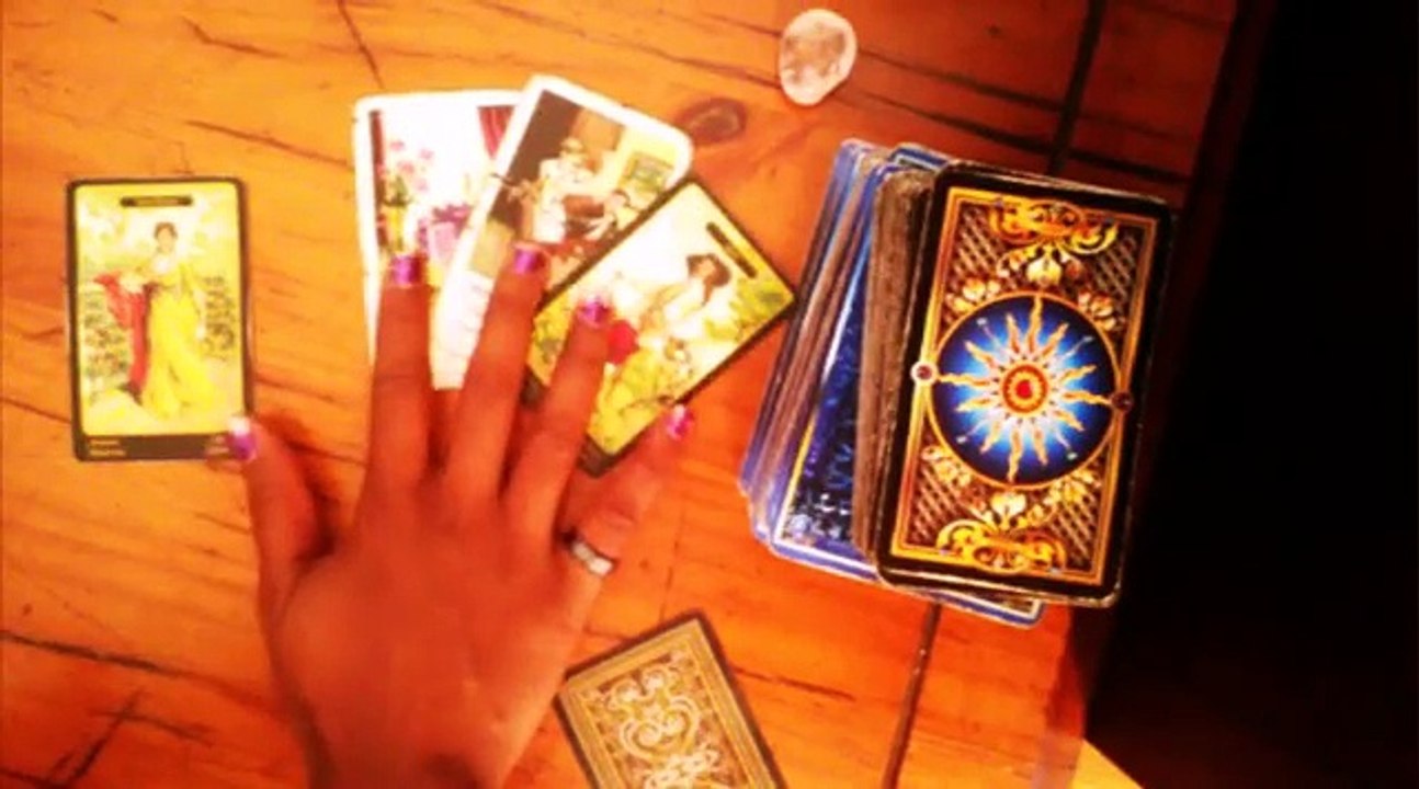 CELEBRITY PSYCHIC READING: RIHANNA aka Robyn Fenty