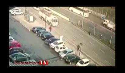 Kamyonun altında feci ölüm