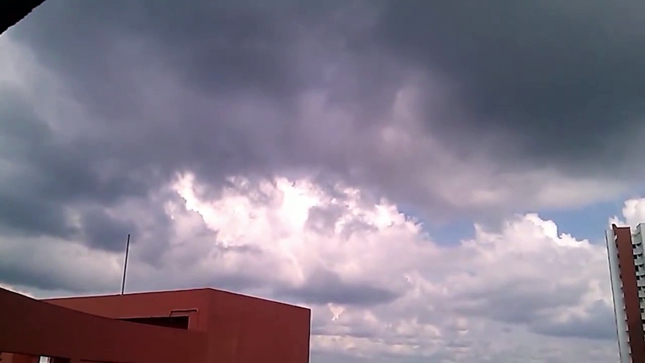 Imposing Multiple UFOs Go Inside Alien Spacecraft Footage!!!