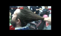 Antalyalı gazeteci, 10 yıldır uzattığı saçlarını lösemi tedavisi gören çocuklara bağışladı