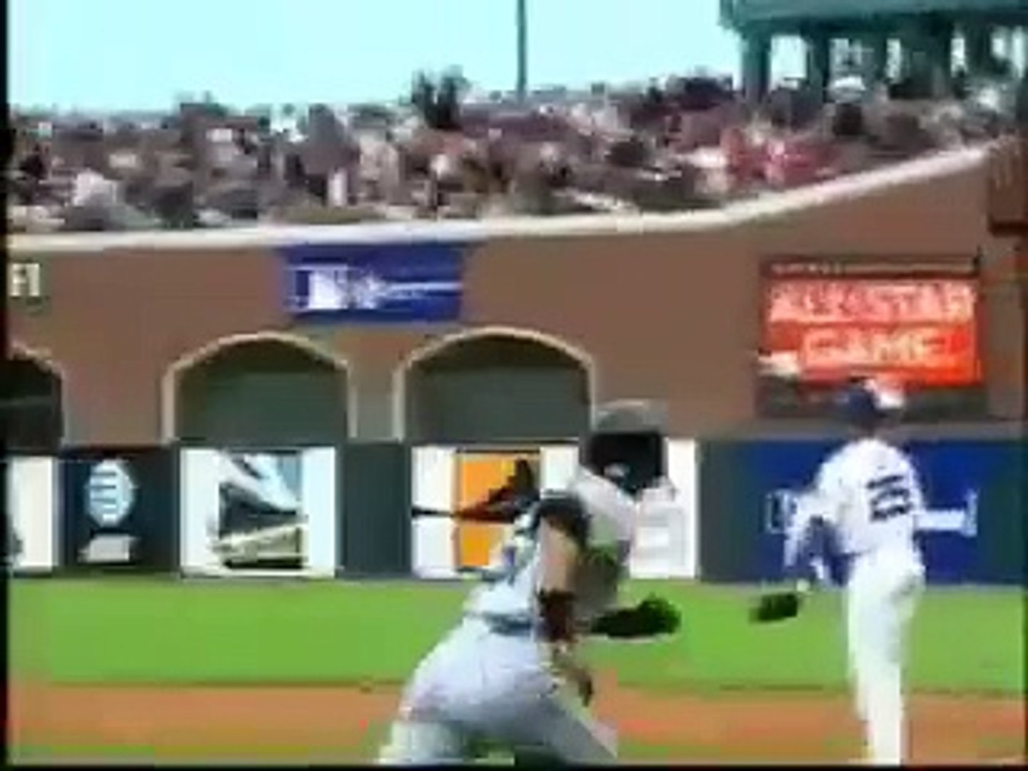 イチロー オールスターで史上初のランニングホームラン Video Dailymotion