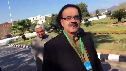 Dr. Shahid Masood's Exclusive Talk To Journalists Before Entering Court