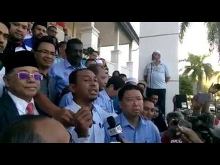 Mahkamah lepaskan Cikgu Azizan