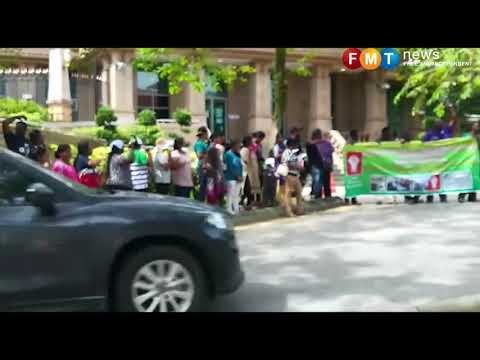 35 Cameron families demand to meet Najib over housing woes