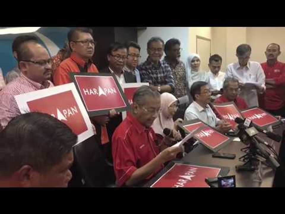 Pakatan chooses logo, Mahathir and Anwar for top posts