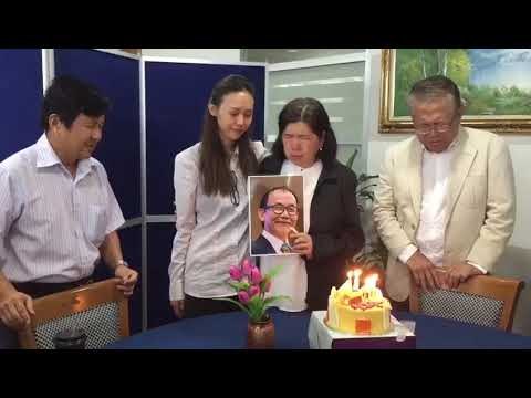 Keluarga sambut ulang tahun kelahiran Pastor Koh