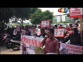 Penyokong Saiful diluar mahkamah