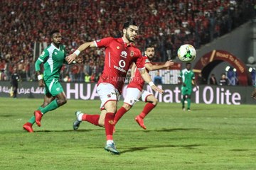 تحركات وليد أزارو أمام مونانا الغابوني