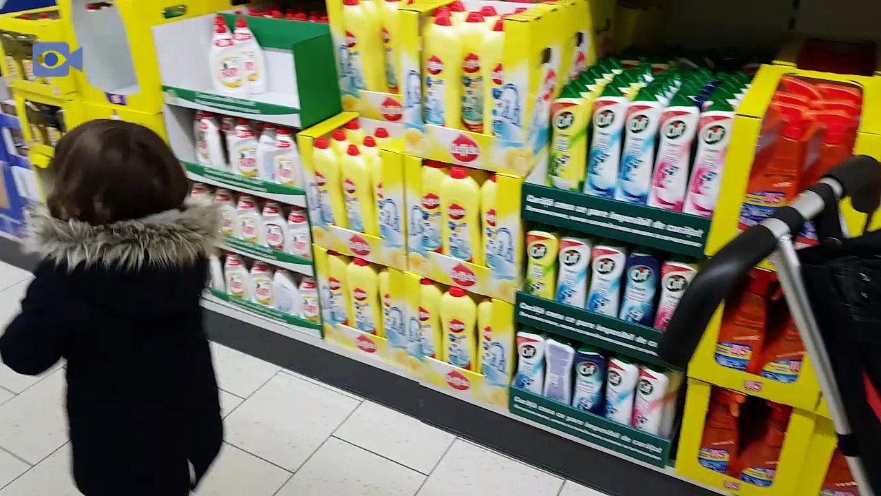 Kids shoppingtime With Baby Mizneh