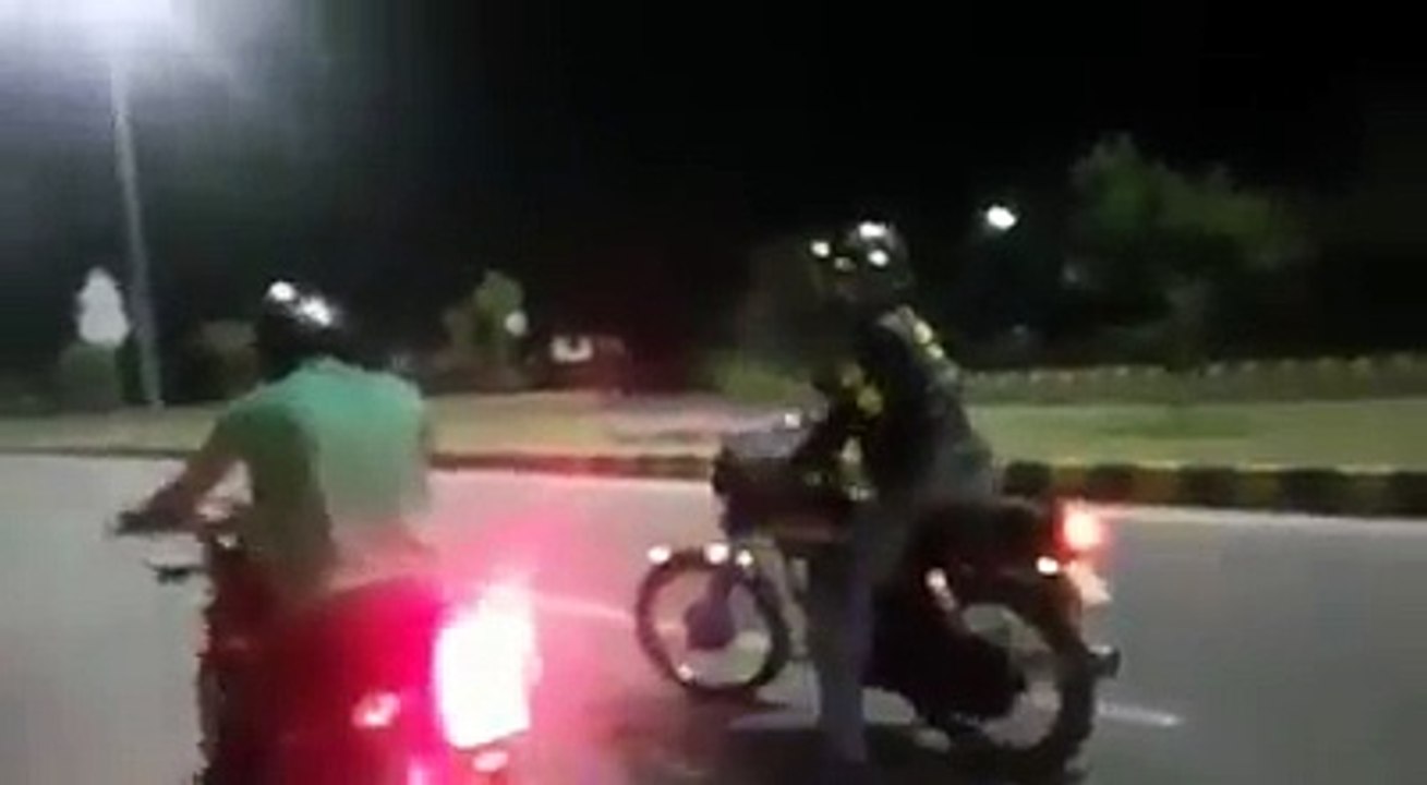 Honda 125 aur Suzuki 150 k darmiyaan Race|Must watch