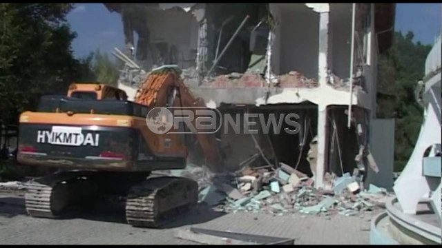 Ora News – Berat, IKMT shemb një ndërtesë 2 katëshe në qendër të qytetit