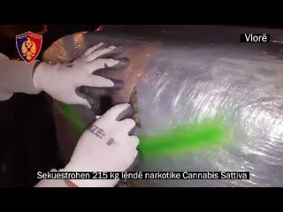 Ora News - Vlorë, kapen 215 kg kanabis në një makinë BMW-X5