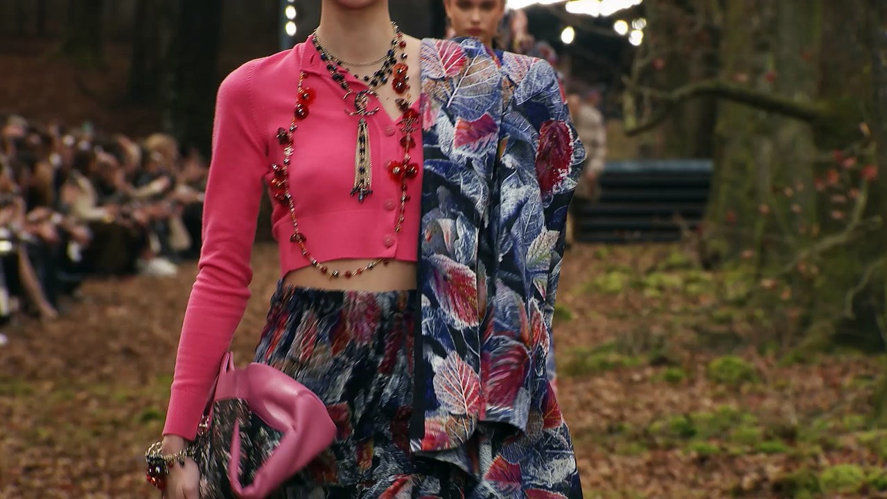 Karl Lagerfeld décrypte la collection Chanel automne-hiver 2018-2019