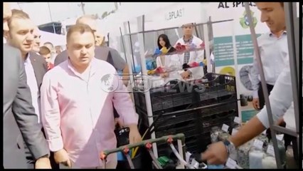 Rama në fabrikën e riciklimit, shpjegon përmbajtjen e ligjit të mbetjeve