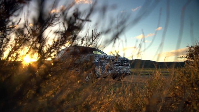 The all-new VW Touareg COVERT DRIVE SPAIN Design in Aquamarine Blue