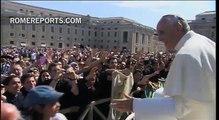 Legionaries of Christ give the Pope an image of Our Lady of Guadalupe