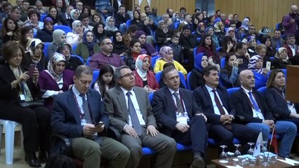 Anadolu Üniversitesi Aksaray’da öğrencilere başarı belgelerini verdi