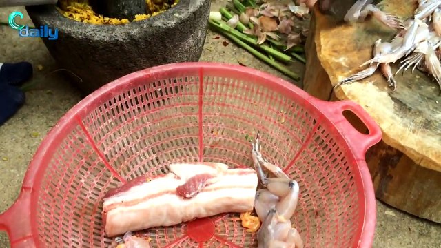 Amazing Cooking Style - Frog Recipe - Amazing Fried Frog in My Village - Cambodian Traditional Food