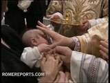 Benedict XVI baptizes 21 babies in Sistine Chapel