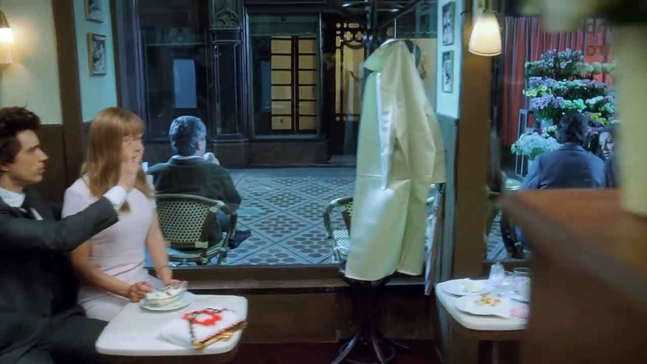 PRADA CANDY L'EAU - French with English subtitles