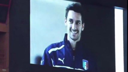 CARLOS SANCHEZ CADE A TERRA DOPO LA NOTIZIA DELLA MORTE DI ASTORI