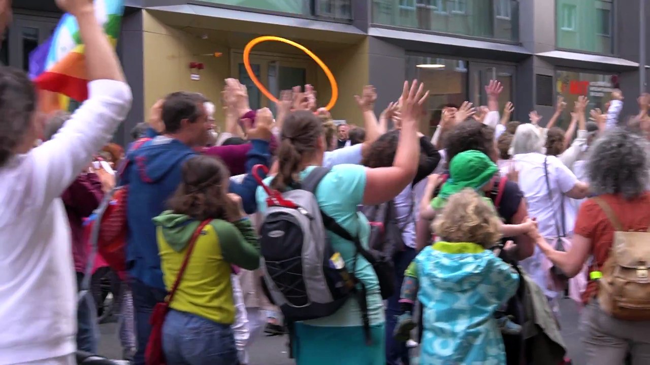 Friedensbewegung - Women's Peace March Berlin 2017