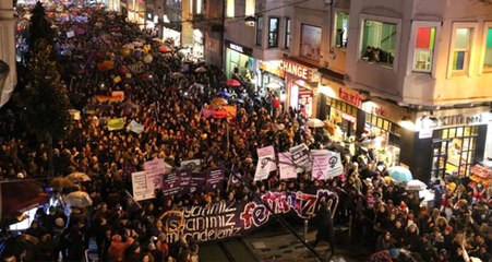 Dünya Kadınlar Günü Nedeniyle Binlerce Kadın Taksim Meydanı'ndan Tünel'e Yürüdü