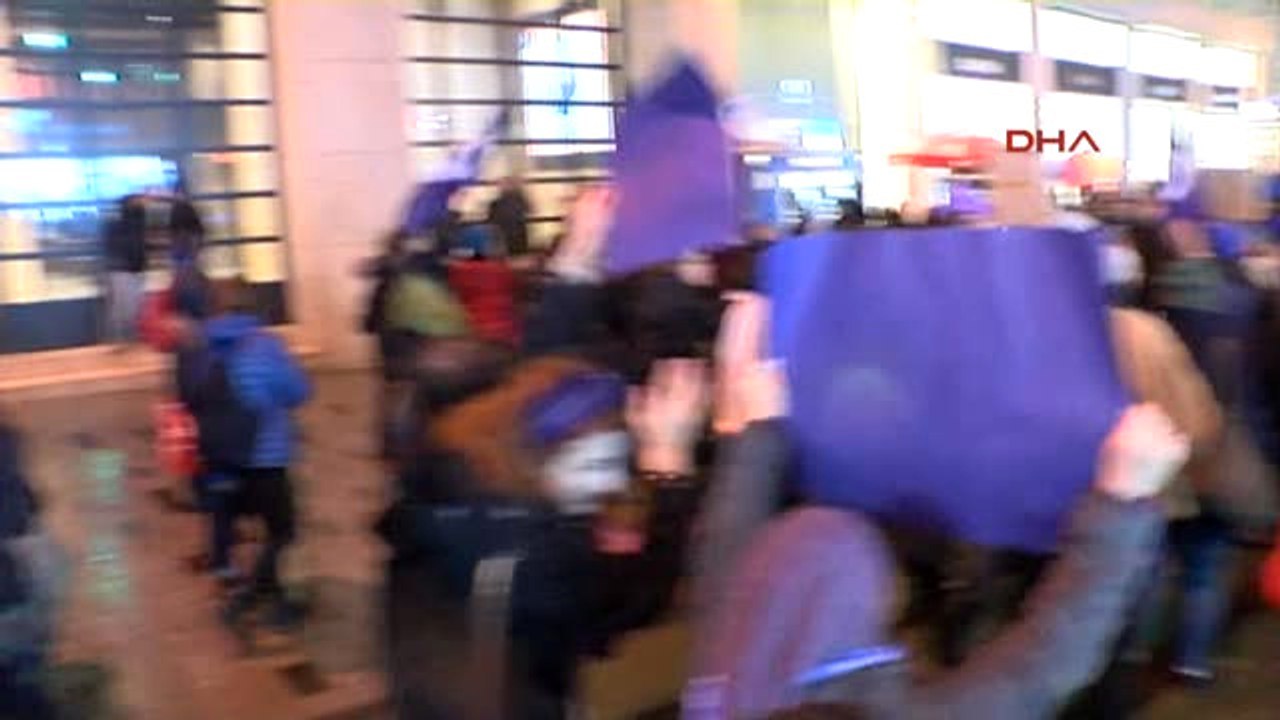 Kadınlardan İstiklal Caddesi'nde Büyük Yürüyüş