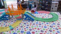 TOY HUNT & FIDGET SPINNER Hunt at Shopping Mall & TOYSRUS